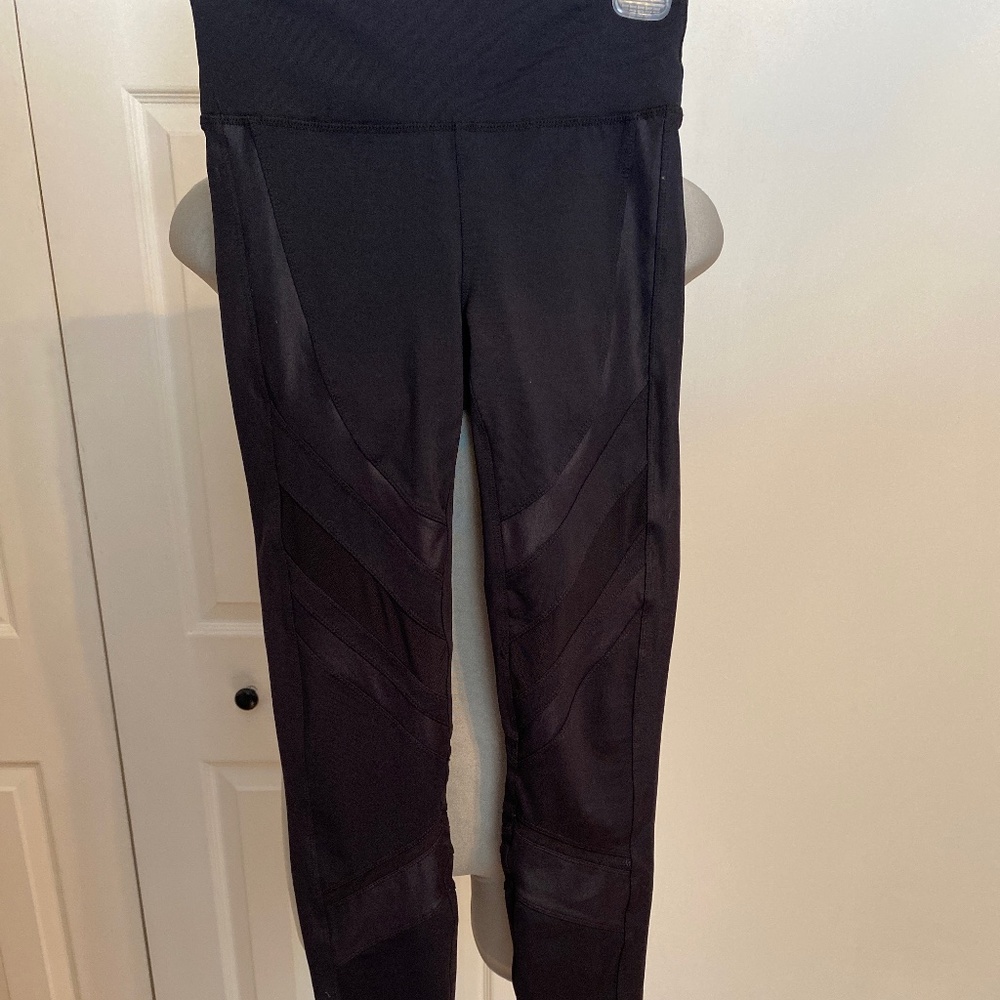 Kendall & Kylie Activewear Bottoms
